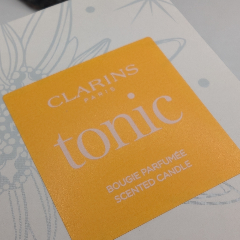 Clarins Tonic Scented Votove Candle - White - Picture 2 of 3